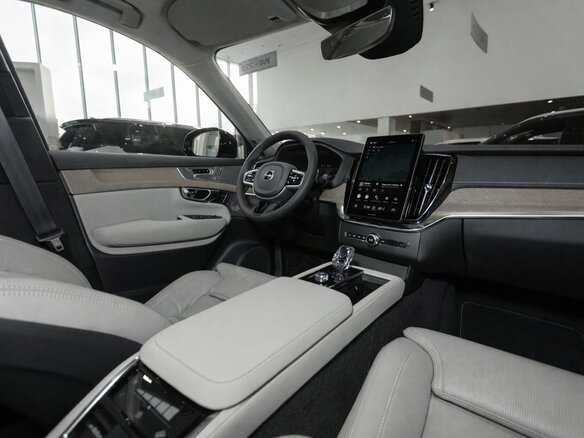 2025 Volvo XC90 B5 II Рестайлинг 2, красный - вид 8