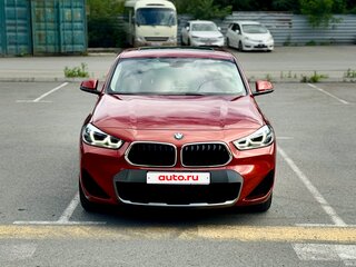 2020 BMW X2 sDrive18i I (F39), красный, 2250000 рублей, вид 3