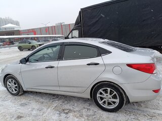 2014 Hyundai Solaris I, серебристый, 950000 рублей, вид 4