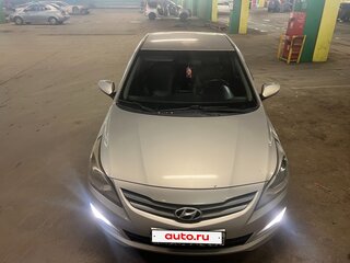 2016 Hyundai Solaris I Рестайлинг, серебристый, 720000 рублей, вид 2