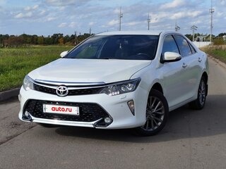 2017 Toyota Camry VII (XV50) Рестайлинг 2, белый, 1900000 рублей, вид 1