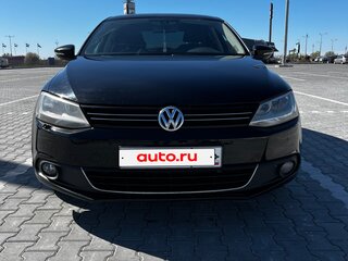 2013 Volkswagen Jetta VI, чёрный, 950000 рублей, вид 2