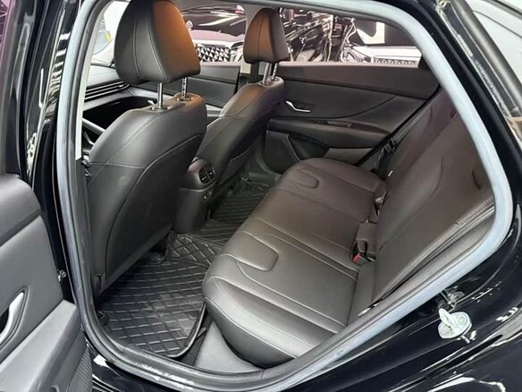2022 Hyundai Elantra VII (CN7), чёрный, 1500000 рублей - вид 14