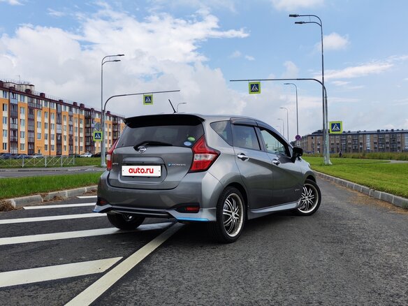 2018 Nissan Note e-Power II Рестайлинг, серый, 1150000 рублей - вид 5