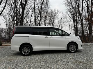 2018 Toyota Noah III (R80) Рестайлинг, белый, 1984000 рублей, вид 4