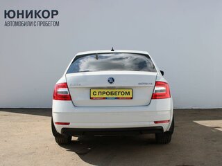 2018 Skoda Octavia III (A7) Рестайлинг, белый, 1619000 рублей, вид 5