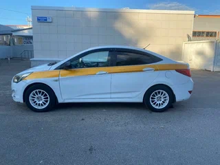 2016 Hyundai Solaris I Рестайлинг, белый, 430000 рублей, вид 1