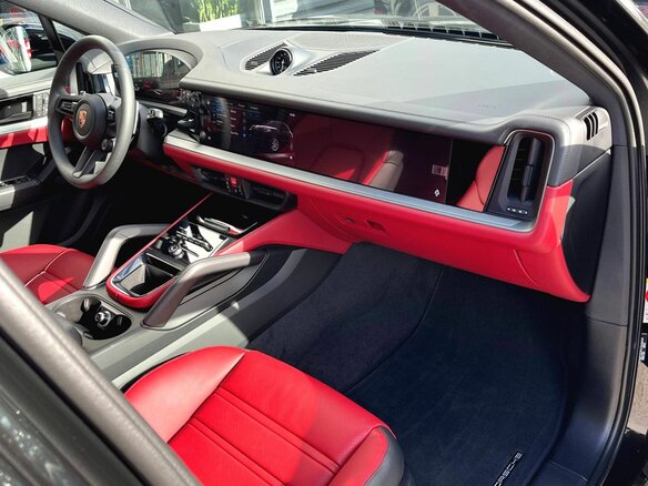 2025 Porsche Cayenne Coupé III Рестайлинг, чёрный - вид 13