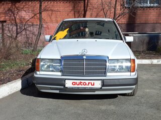 1993 Mercedes-Benz W124 200, белый, 850000 рублей, вид 2