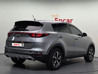 2019 Kia Sportage IV Рестайлинг, серебристый, 1550000 рублей, вид 3