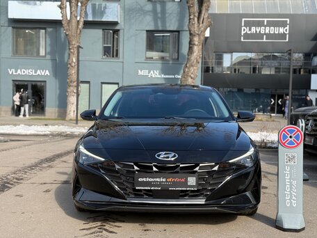 2023 Hyundai Avante VII, чёрный, 2240000 рублей, вид 2