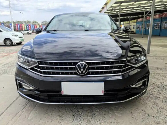 2022 Volkswagen Passat B8 Рестайлинг, чёрный, 1850000 рублей - вид 1