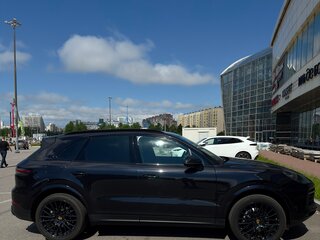 2018 Porsche Cayenne III, чёрный, 5450000 рублей, вид 4