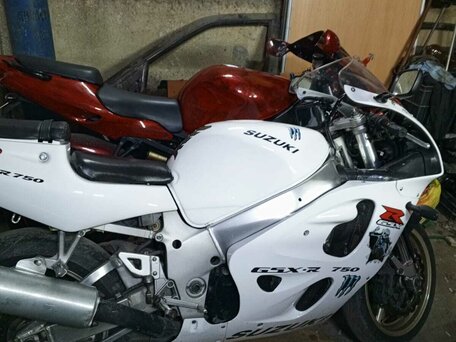 1998 Suzuki GSX-R 750, белый, 225000 рублей, вид 4