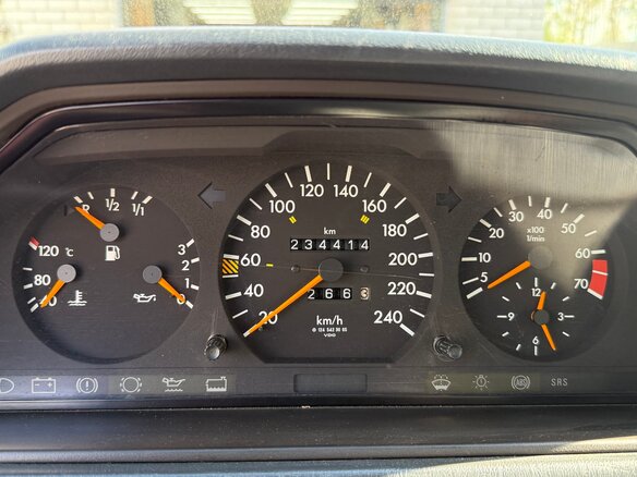 1994 Mercedes-Benz E-Класс 220 I (W124), белый, 1700000 рублей - вид 8