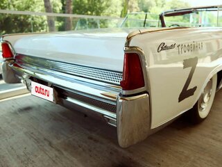 1964 Lincoln Continental IV, белый, 9000000 рублей, вид 3