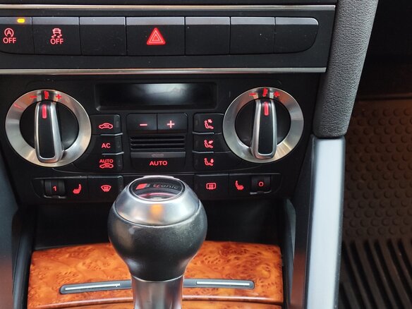 2011 Audi A3 II (8P) Рестайлинг 2, белый, 950000 рублей - вид 10