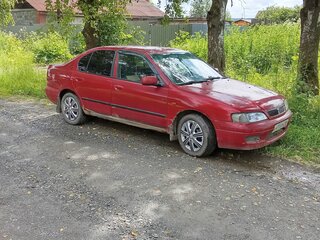 1998 Nissan Primera II (P11), красный, 135000 рублей, вид 1