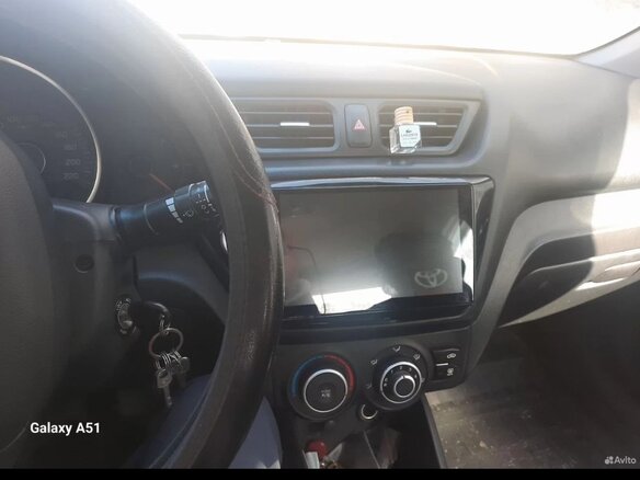 2014 Kia Rio III, белый, 820000 рублей - вид 2