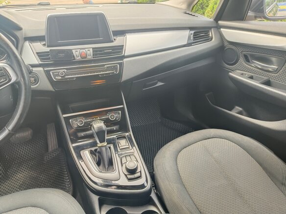 2017 BMW 2 серии Active Tourer 218i F45, белый, 950000 рублей - вид 9