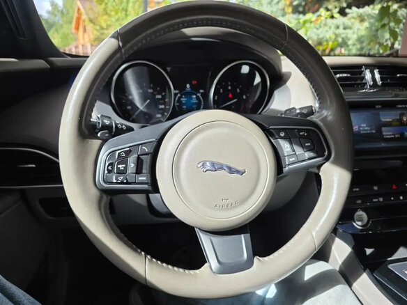 2016 Jaguar XE EcoBoost I, красный - вид 21