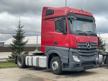 2020 Mercedes-Benz Actros, красный, 4850000 рублей, вид 2