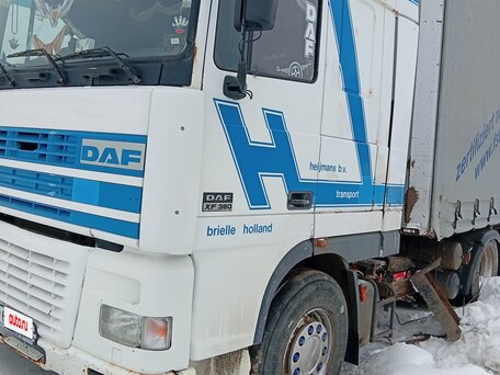 1999 DAF 95XF, белый, 650000 рублей, вид 2