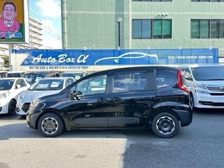 2022 Toyota Sienta III, чёрный, 1230084 рублей, вид 4