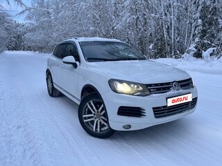 2012 Volkswagen Touareg II, белый, 1600000 рублей, вид 3