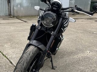 2021 Triumph Trident 660, чёрный, 740000 рублей, вид 2