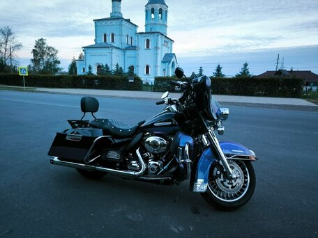 2010 Harley-Davidson Electra Glide, синий, 649172 рублей, вид 3