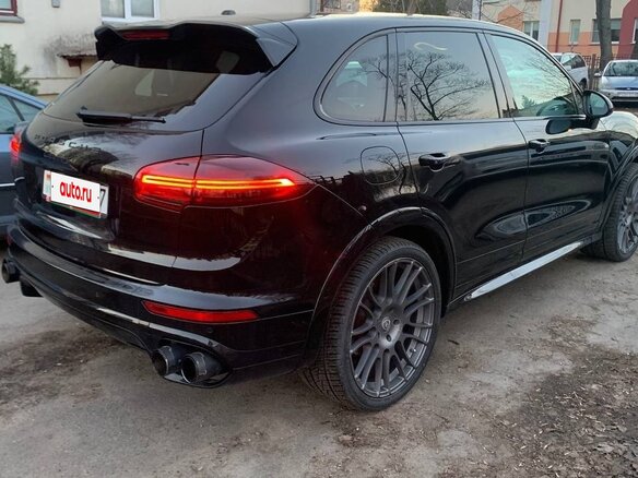 2011 Porsche Cayenne S II (958), чёрный, 2000000 рублей - вид 1