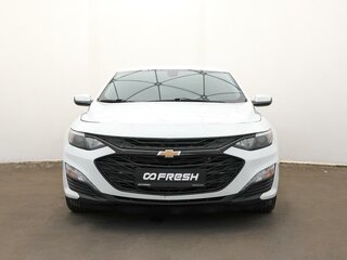 2020 Chevrolet Malibu IX Рестайлинг, белый, 1698000 рублей, вид 1