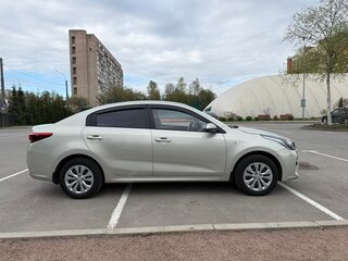 2018 Kia Rio IV, бежевый, 1550000 рублей, вид 5
