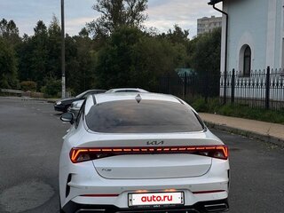 2022 Kia K5 III, белый, 2650000 рублей, вид 4