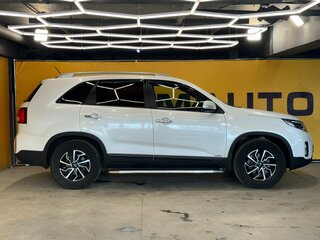 2018 Kia Sorento II Рестайлинг, белый, 1999000 рублей, вид 4