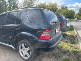2000 Mercedes-Benz M-Класс AMG 55 AMG I (W163), чёрный, 700000 рублей, вид 3