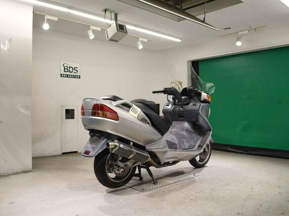 2003 Suzuki Burgman (SkyWave) 650, серебристый - вид 4
