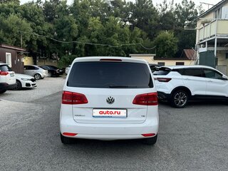 2011 Volkswagen Touran I Рестайлинг 2, белый, 1100000 рублей, вид 4