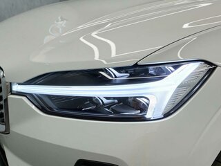 2025 Volvo XC60 II Рестайлинг, белый, 6305000 рублей, вид 4