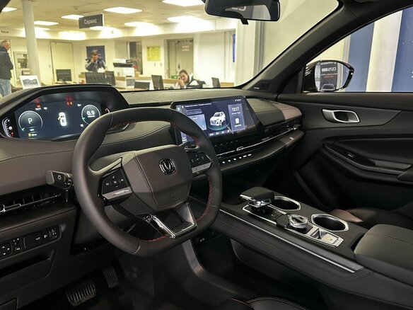 2025 Changan UNI-S I, чёрный, 3179900 рублей - вид 5