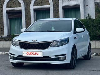 2016 Kia Rio III Рестайлинг, белый, 1000000 рублей, вид 3