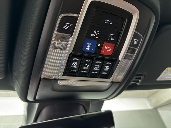 2023 Ram 1500 Crew Cab eTorque V, белый, 7890000 рублей - вид 15