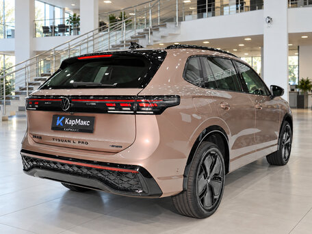 2026 Volkswagen Tiguan L Pro III (China Market), бежевый, 4900000 рублей, вид 4