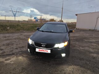 2010 Kia Cerato 6-speed II, чёрный, 435000 рублей, вид 2