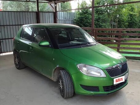 2011 Skoda Fabia II Рестайлинг, зелёный, 360000 рублей, вид 1