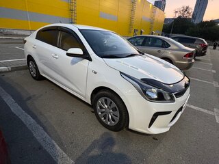 2019 Kia Rio IV, белый, 1020000 рублей, вид 3