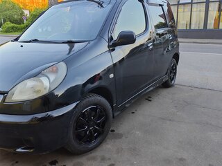 1999 Toyota FunCargo, чёрный, 400000 рублей, вид 2
