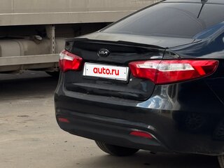 2013 Kia Rio III, чёрный, 700000 рублей, вид 5