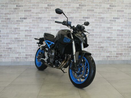 2024 Suzuki GSX-8S, чёрный, 945000 рублей, вид 4